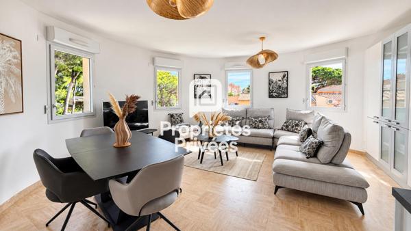 Hyères Port - T4 de 91 m2 avec terrasse, vue mer, piscine et garage