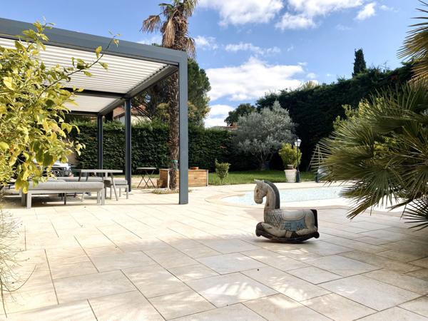 Tournon-sur-Rhône (07300) Villa 180 m² avec piscine et terrain - DPE A - Tournon-sur-Rhône centre-sud