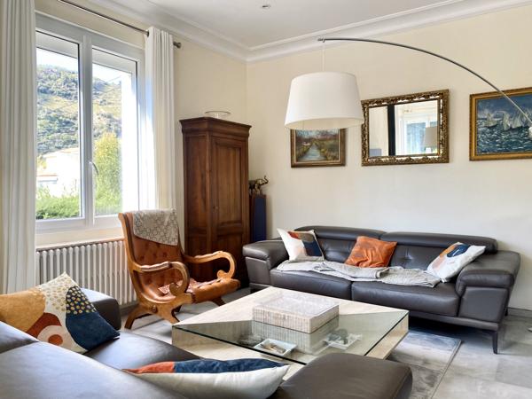 Tournon-sur-Rhône (07300) Villa 180 m² avec piscine et terrain - DPE A - Tournon-sur-Rhône centre-sud