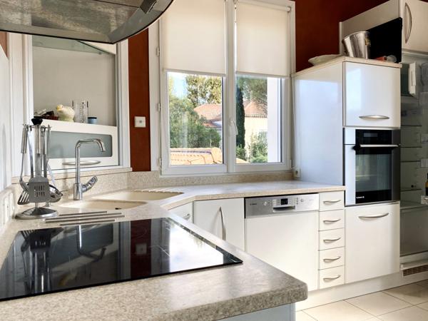 Tournon-sur-Rhône (07300) Villa 180 m² avec piscine et terrain - DPE A - Tournon-sur-Rhône centre-sud