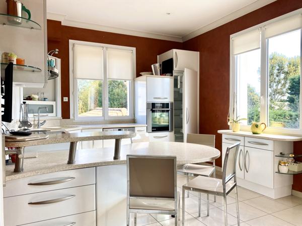 Tournon-sur-Rhône (07300) Villa 180 m² avec piscine et terrain - DPE A - Tournon-sur-Rhône centre-sud