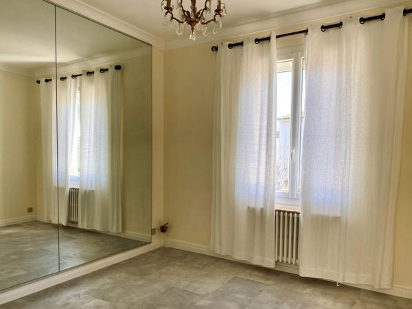 Tournon-sur-Rhône (07300) Villa 180 m² avec piscine et terrain - DPE A - Tournon-sur-Rhône centre-sud