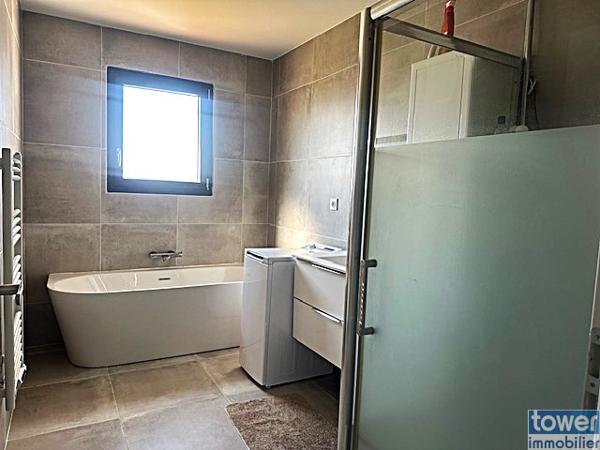 Maison
                                                                                                                                                                                                                                                                                                                        5 pièce(s)                                                                                                                                                                                                          4 chambre(s)                                                                                                                                                                                                          144  m²