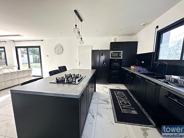 Maison
                                                                                                                                                                                                                                                                                                                        5 pièce(s)                                                                                                                                                                                                          4 chambre(s)                                                                                                                                                                                                          144  m²