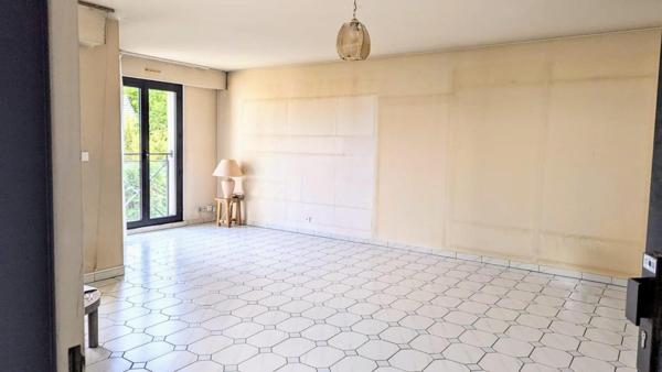 LE RAINCY 93340 CHARMANT APPARTEMENT LUMINEUX  T3, 68 m², 2 chambres avec 2 places de parking