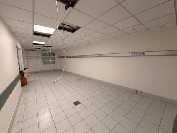 Murs local pour médical ou paramédical à vendre SAINTE COLOMBE (69), d'une surface de 178 m² en RDC, idéalement situé à 5 minutes de Vienne