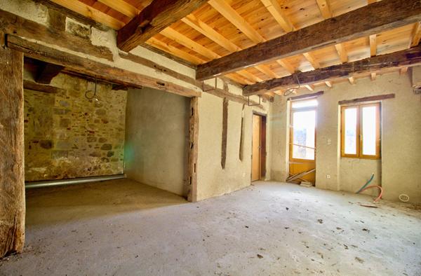 Maison à vendre à Astaffort - 8 pièces avec fort potentiel de rénovation
