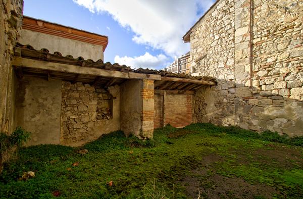 Maison à vendre à Astaffort - 8 pièces avec fort potentiel de rénovation