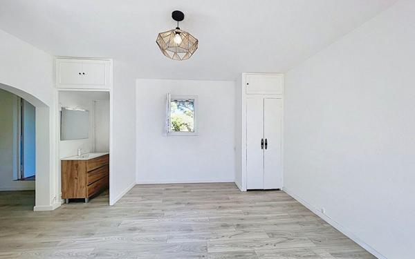 Maison à vendre    4 pièces •  Saint-Cyr-sur-Mer