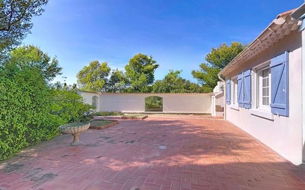 Maison à vendre    4 pièces •  Saint-Cyr-sur-Mer