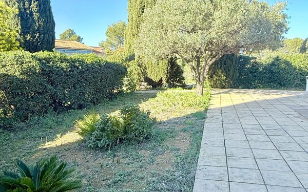 Maison à vendre    4 pièces •  Saint-Cyr-sur-Mer