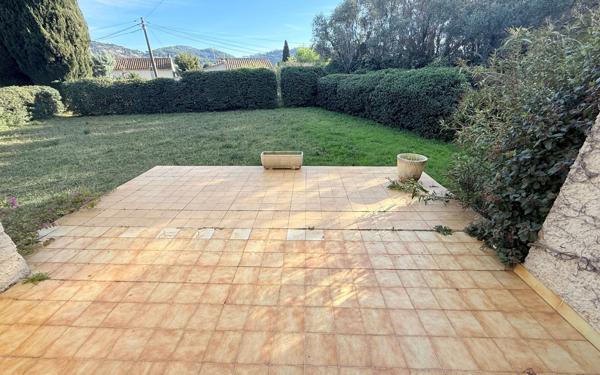 Maison à vendre    4 pièces •  Saint-Cyr-sur-Mer