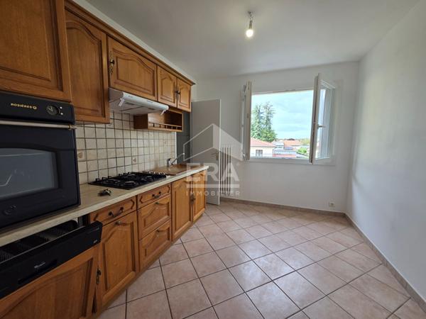 Appartement Amberieu En Bugey 3 pièce(s), T3, garage, balcon