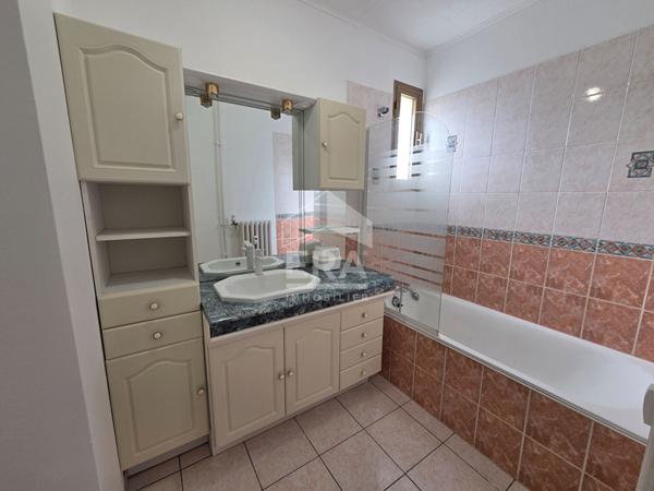 Appartement Amberieu En Bugey 3 pièce(s), T3, garage, balcon