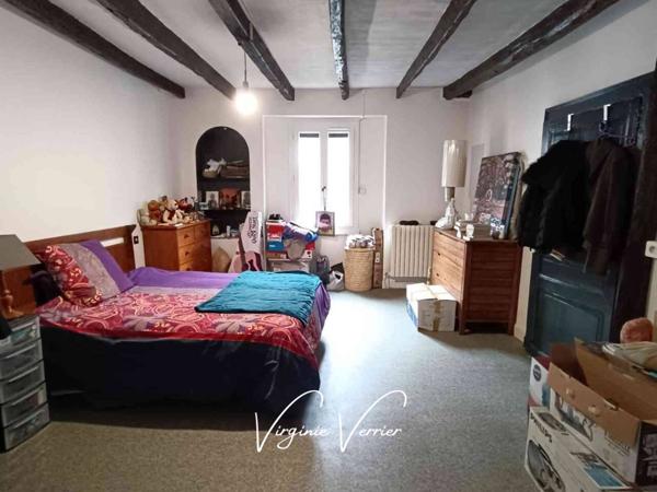 Bien immobilier à vendre 7 pièces de 200 m²