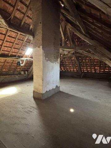 Jolie maison en pierres dans un cadre magnifique