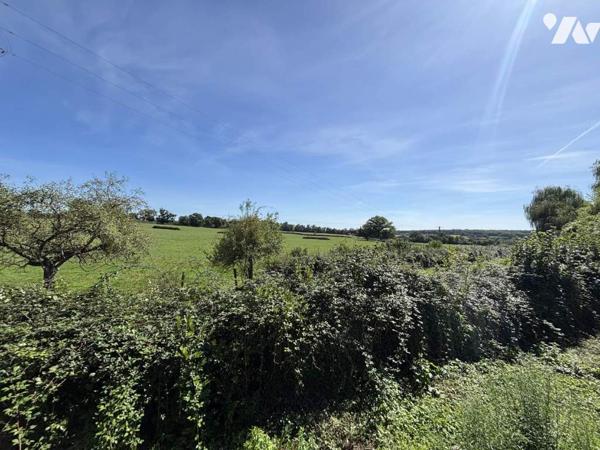 Jolie maison en pierres dans un cadre magnifique