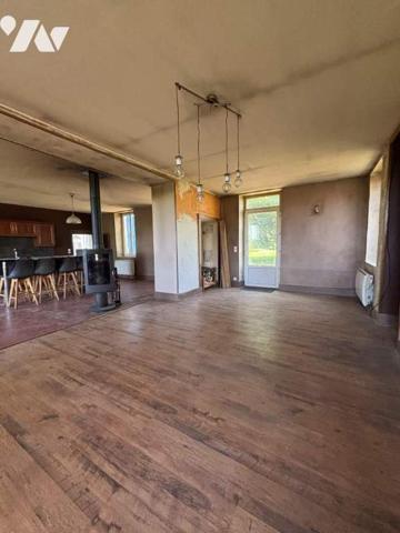 Jolie maison en pierres dans un cadre magnifique