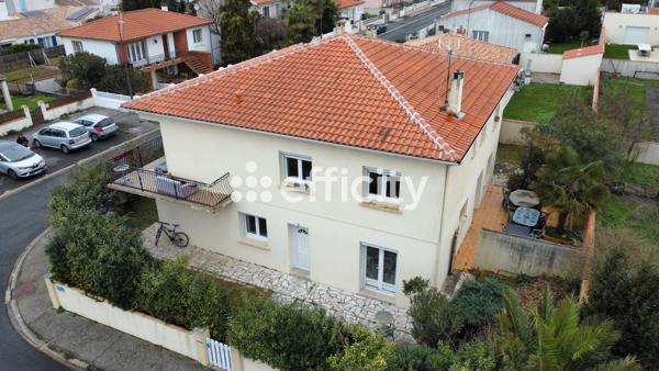 Immeuble 10 pièces - 210 m²