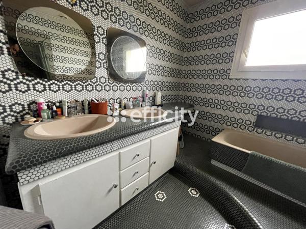 Immeuble 10 pièces - 210 m²