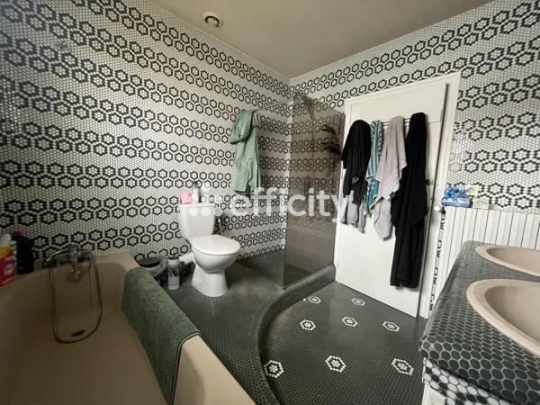 Immeuble 10 pièces - 210 m²