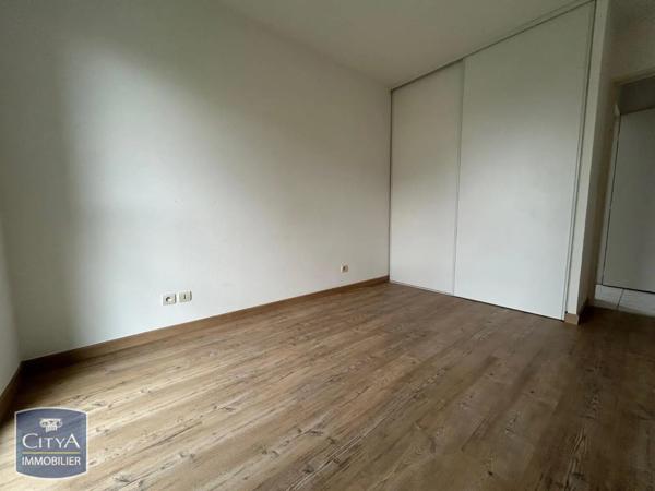 Appartement à louer 3 pièces 64.38m² Niort (79000)