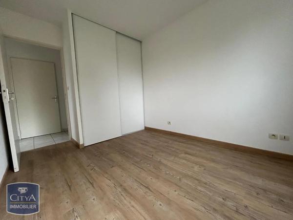 Appartement à louer 3 pièces 64.38m² Niort (79000)