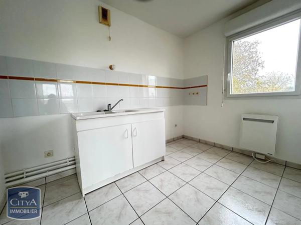 Appartement à louer 3 pièces 64.38m² Niort (79000)