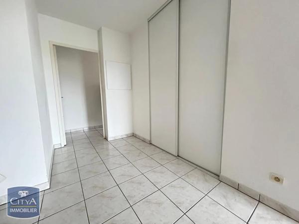 Appartement à louer 3 pièces 64.38m² Niort (79000)