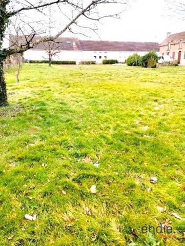 TERRAIN PROCHE DE MOULINS