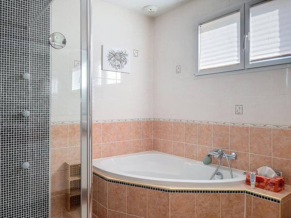 La maison du bonheur est ici!!  A VOIR ABSOLUMENT!!