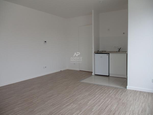Studio à vendre à Saint-Ouen-l'Aumône - Dernier étage avec terrasse 145 000 € **  - Référence  11291