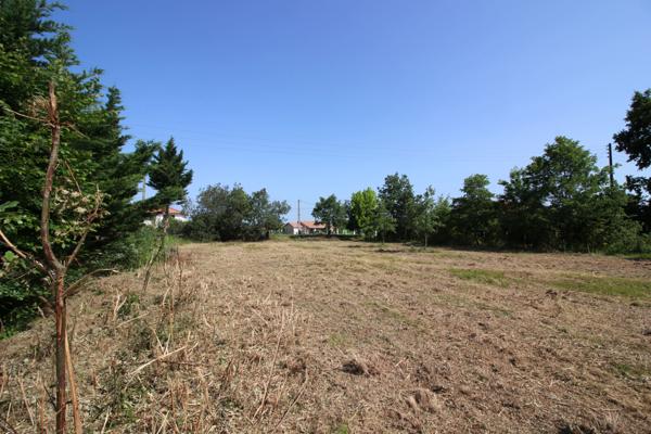 La Ville-Dieu-du-Temple (82290) IDEAL INVESTISSEUR, TERRAIN CONSTRUCTIBLE de 1014m² avec TAE.