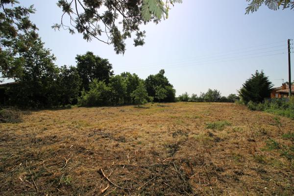 La Ville-Dieu-du-Temple (82290) IDEAL INVESTISSEUR, TERRAIN CONSTRUCTIBLE de 1014m² avec TAE.