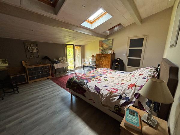 Maison avec dépendance à Boffres sur 31 hectares de terrain