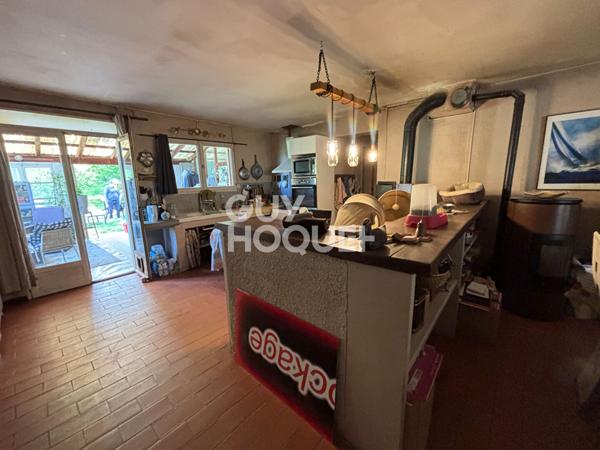 Maison avec dépendance à Boffres sur 31 hectares de terrain