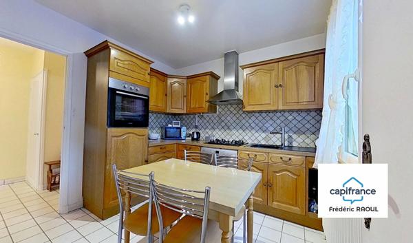 Is-sur-Tille – Maison familiale parfaitement entretenue avec beaux volumes