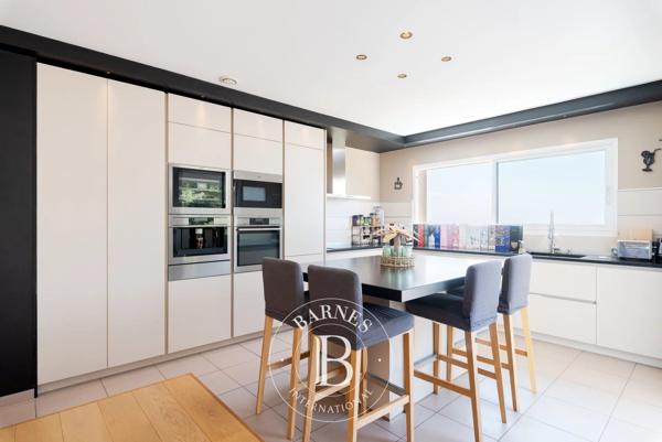 Grasse, Villa 5 Chambres -  221 m² à vendre
