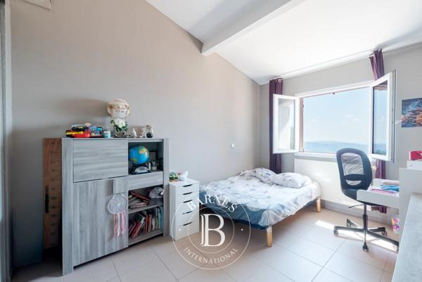 Grasse, Villa 5 Chambres -  221 m² à vendre