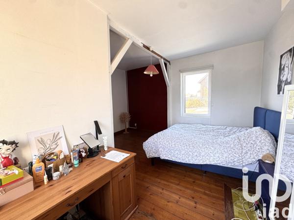 Maison 8 pièces de 201 m² à Sin-le-Noble (59450)