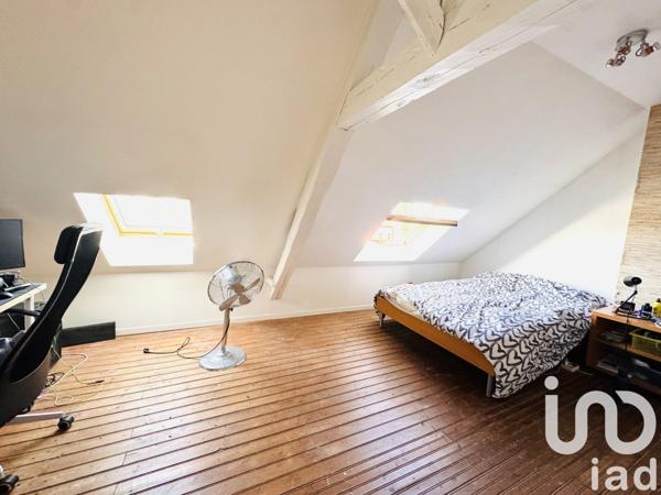 Maison 8 pièces de 201 m² à Sin-le-Noble (59450)