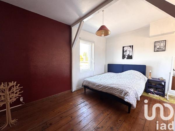 Maison 8 pièces de 201 m² à Sin-le-Noble (59450)