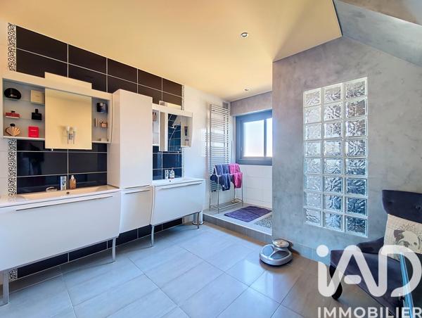 Maison à vendre 9 pièces 222 m² Rambouillet