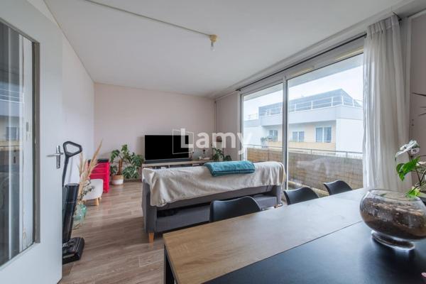 Appartement t3 + terrasses + parking collectif