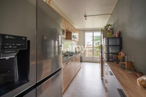 Appartement t3 + terrasses + parking collectif