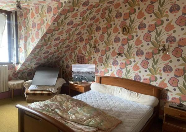 Immeuble à usage professionnel et habitation