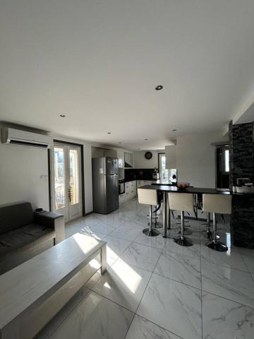 Appartement T3 avec jardinet dans petite copropriété