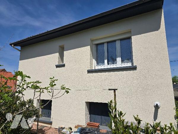 Maison élevée sur sous sol de 154 m² sur terrain de 229 m².
