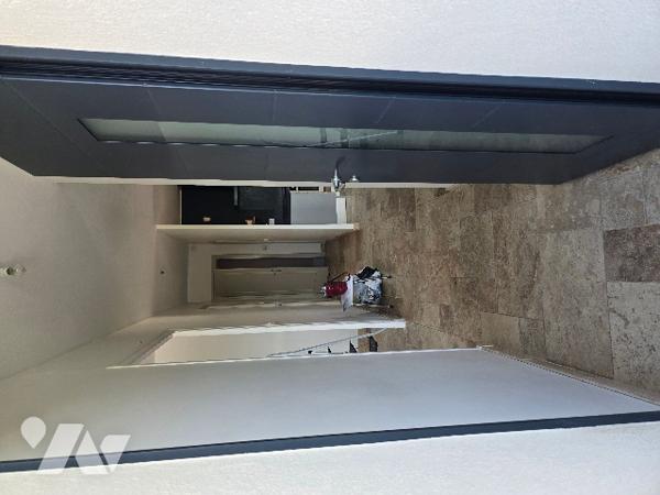 Maison élevée sur sous sol de 154 m² sur terrain de 229 m².