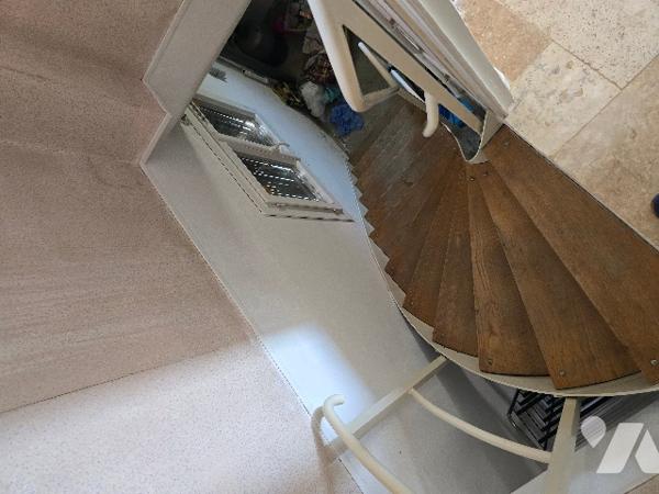 Maison élevée sur sous sol de 154 m² sur terrain de 229 m².